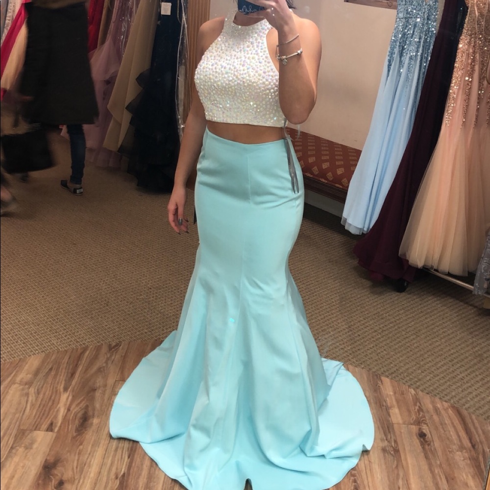 Prom dress!💙